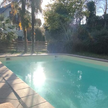 B&B En Plein Coeur De La Foret Artiguelouve 外观 照片